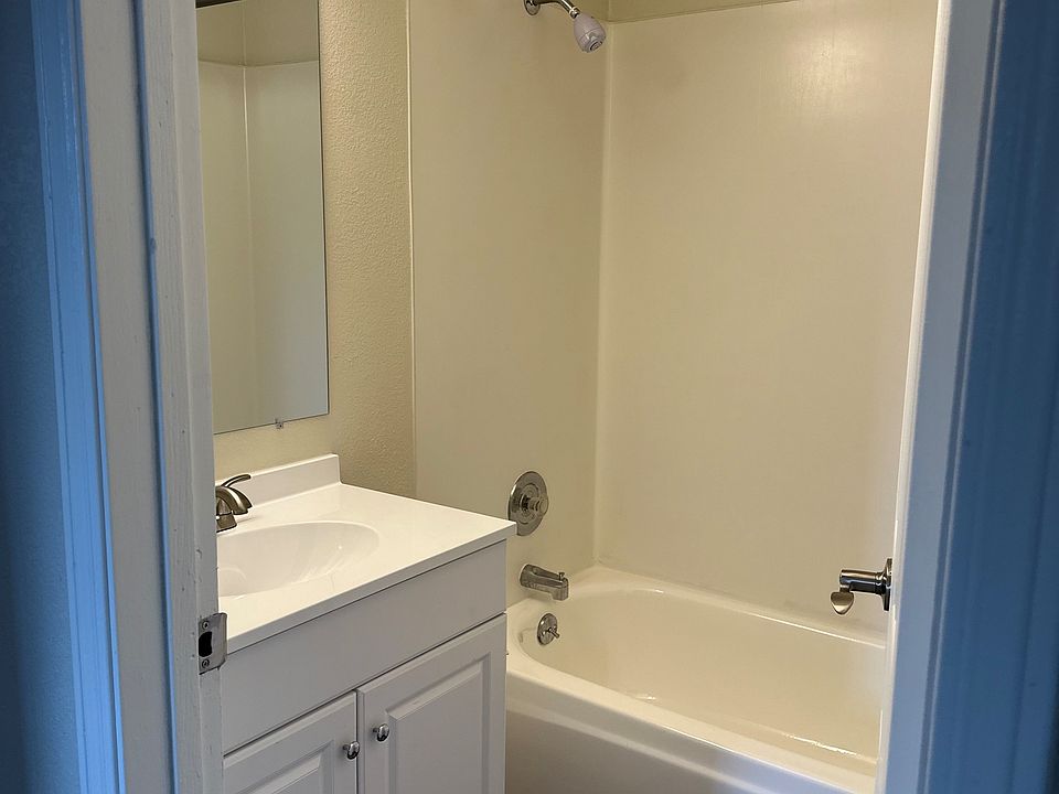 1st image of 18257 1st Ave S #B1