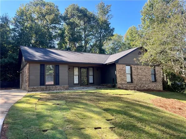 1909 Holiday Cir, Phenix City, AL 36867