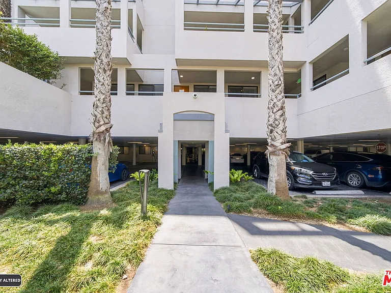 122 Ocean Park Blvd #507 — Photo 35