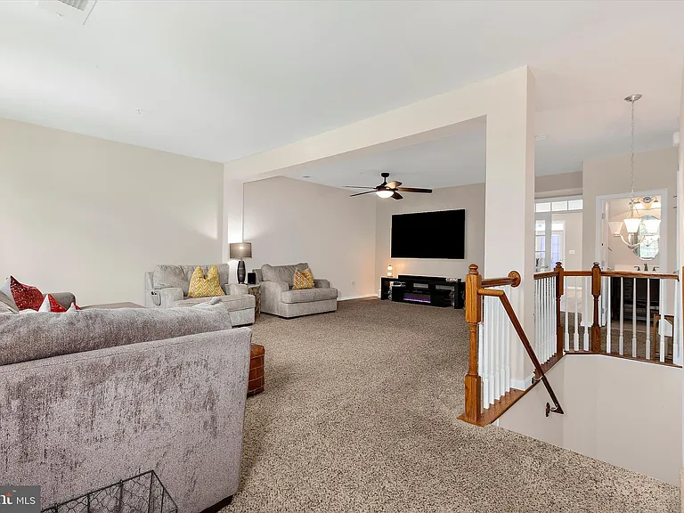 364 Chessington Dr — Photo 8