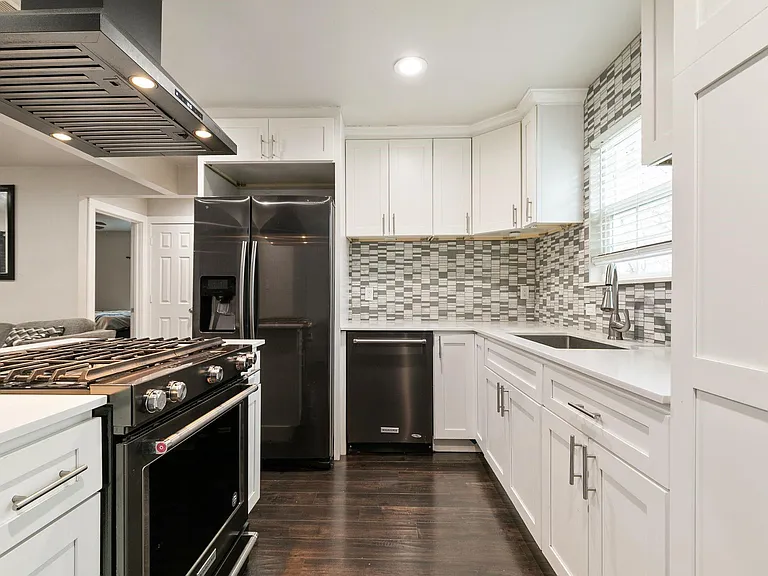 1506 E Waco Ave — Photo 9