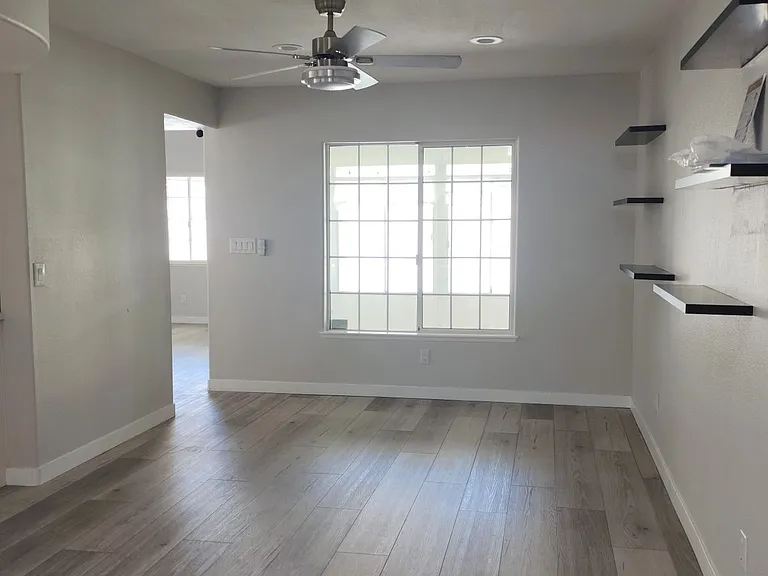 8016 Shorecrest Dr — Photo 9
