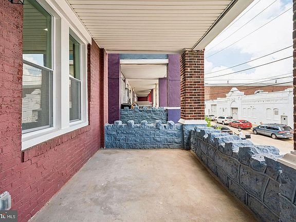 4th image of 4824 Sansom St #2