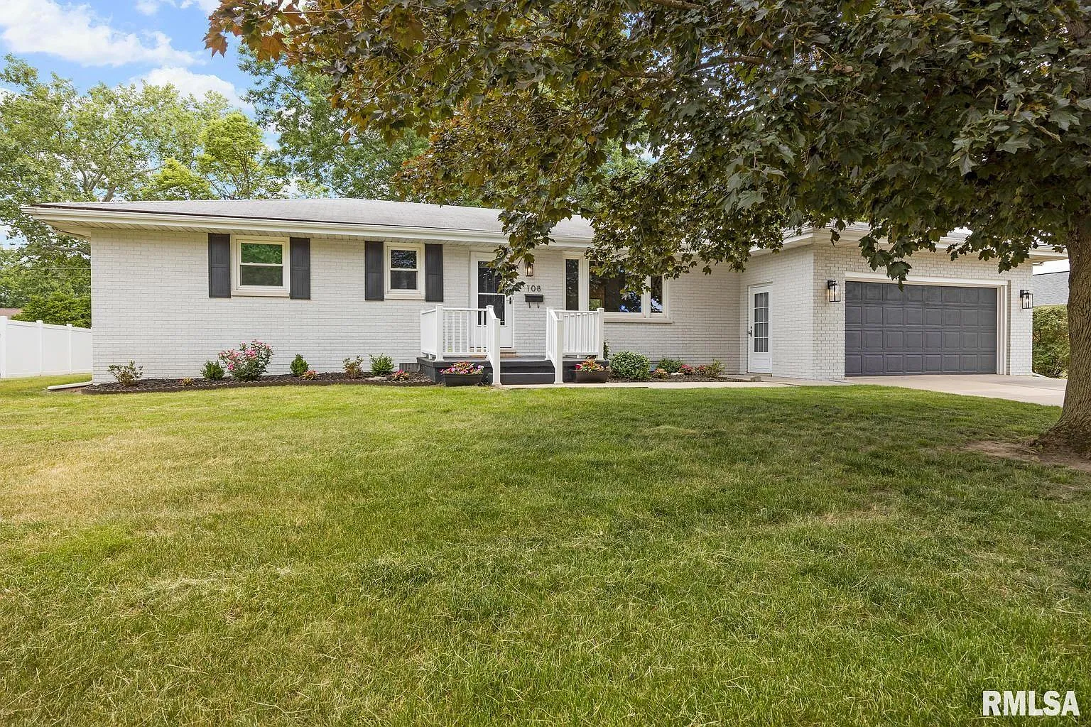 108 W Crestwood Dr photo 1