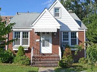 28 Oak St, Hackensack, NJ 07601