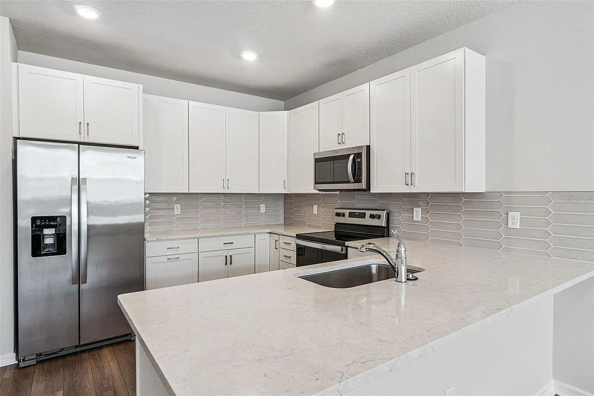 4 bed, 3.0 bath, 1809 sqft, $3,200 — Photo 1