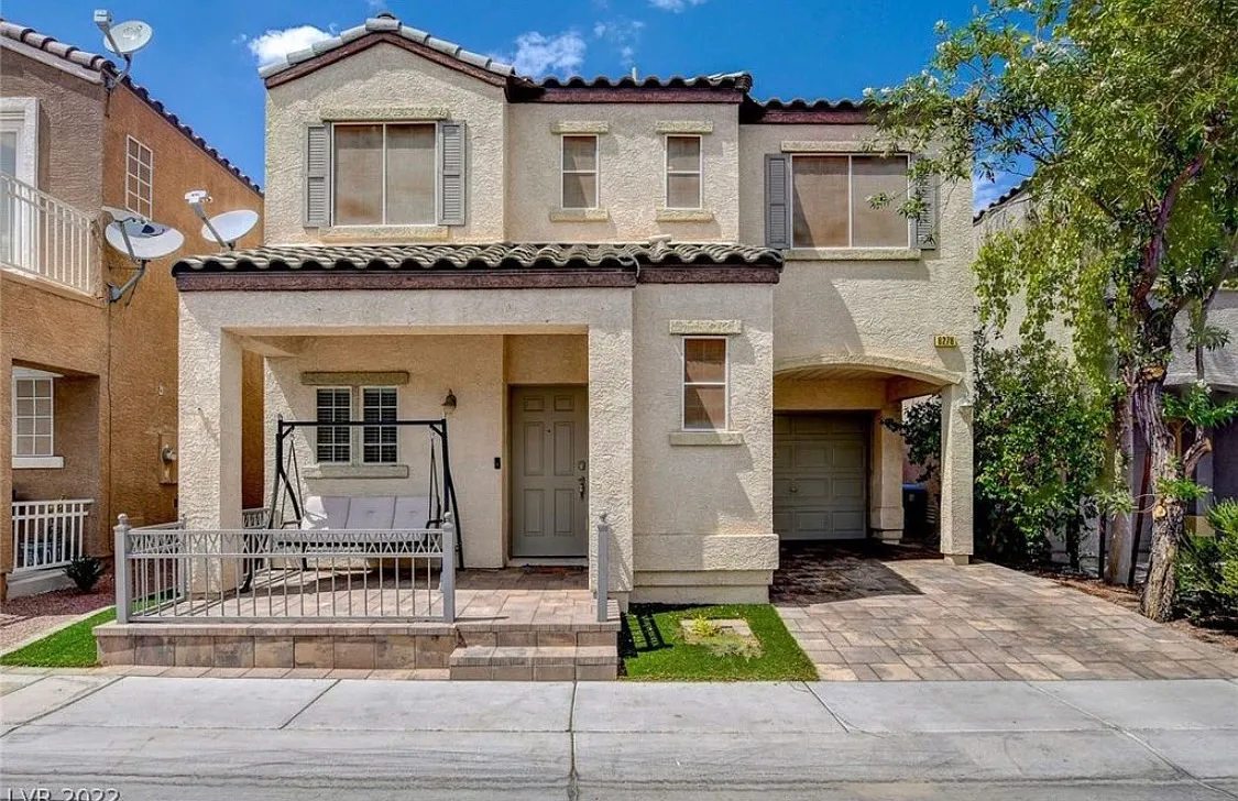 3 bed, $2,250 — Photo 3
