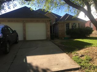 829 Voltamp Dr, Fort Worth, TX 76108