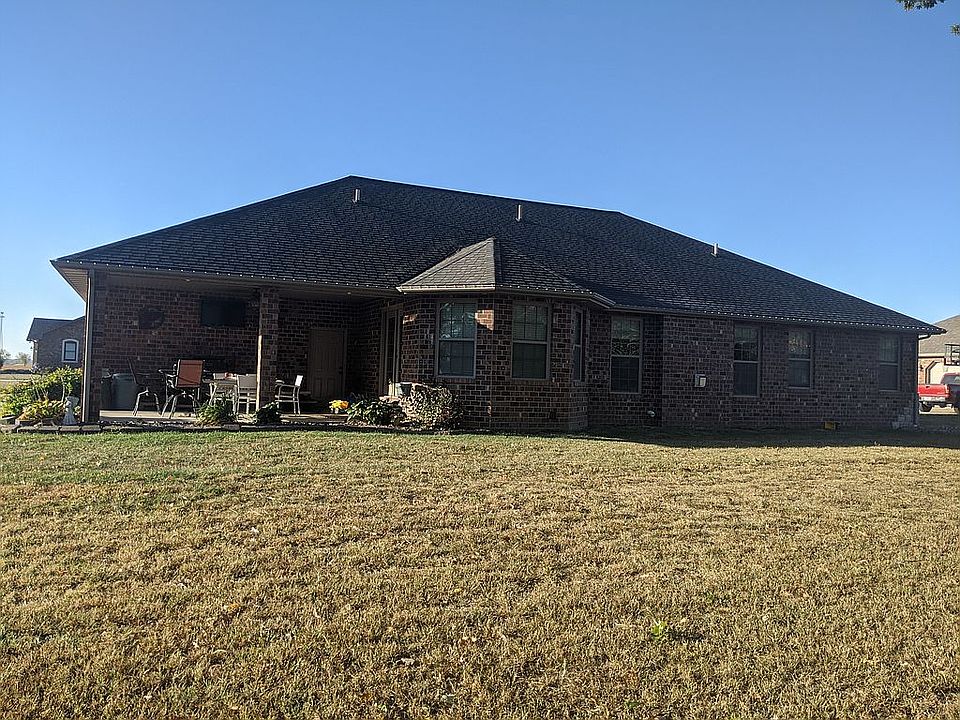 2nd image of 9679 Fieldcrest Pl