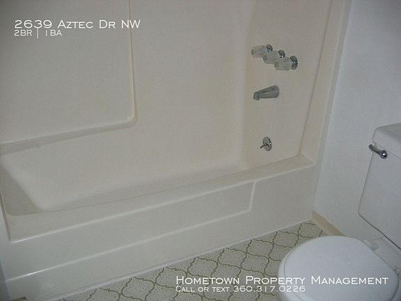 3rd image of 2639 Aztec Dr NW