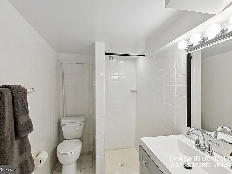121 Webster St NW — Photo 31