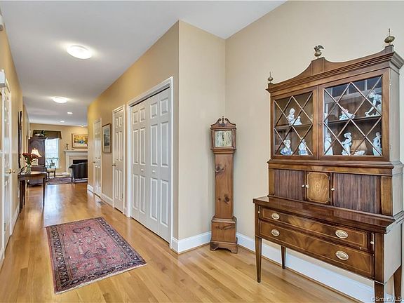 5th image of 33 Truman Way