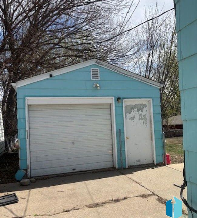2nd image of 1816 S Grange Ave