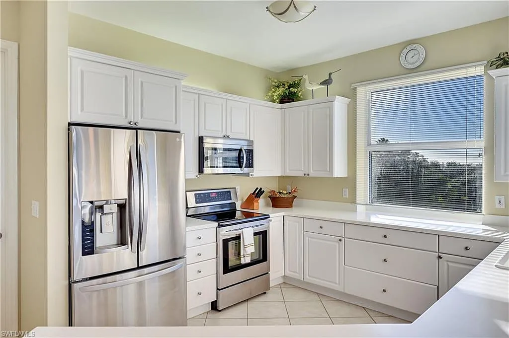 3 bed, 3.0 bath, 2035 sqft, $14,500 — Photo 2