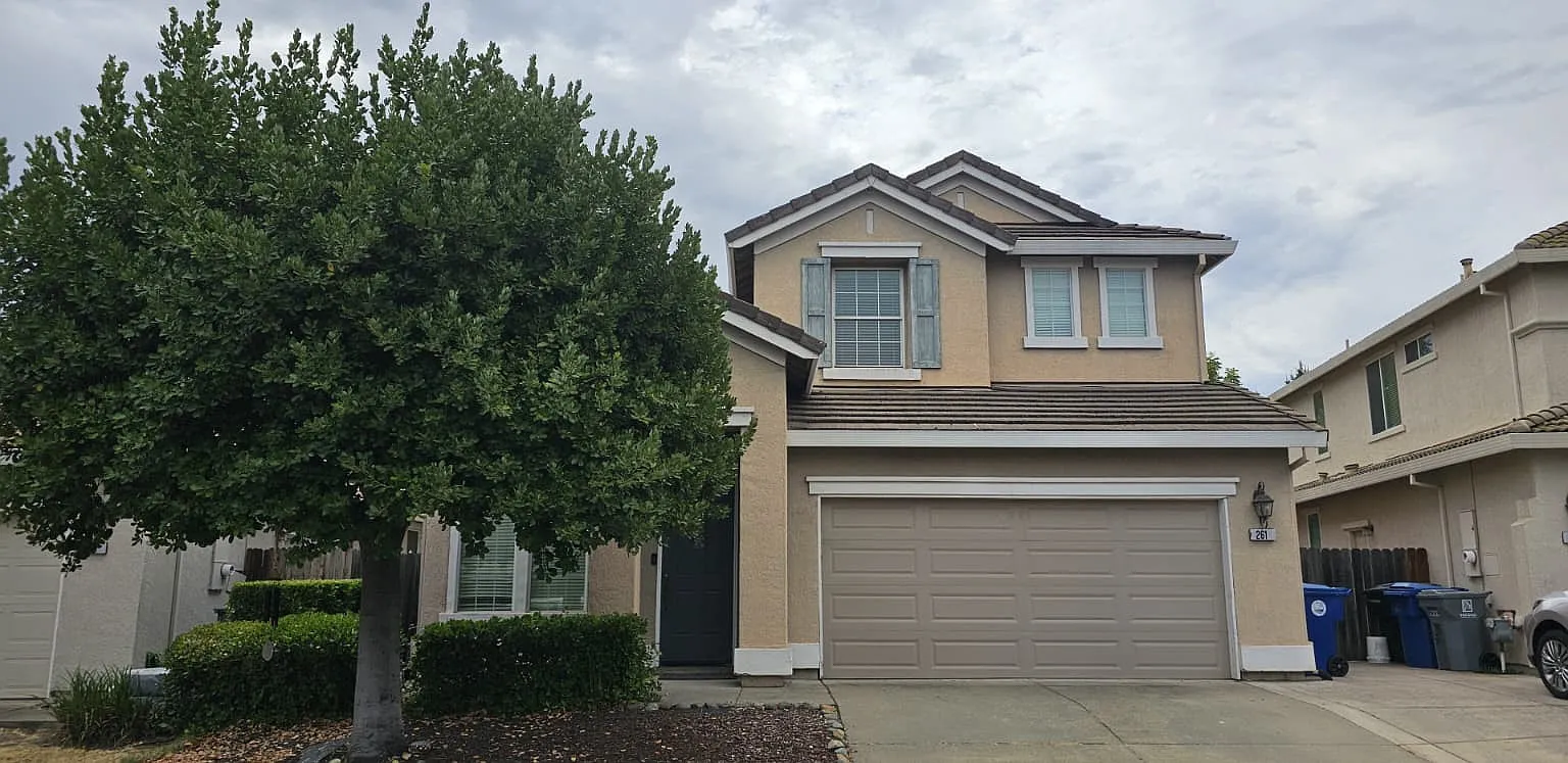 4 bed, 1920 sqft, $3,300 — Photo 2