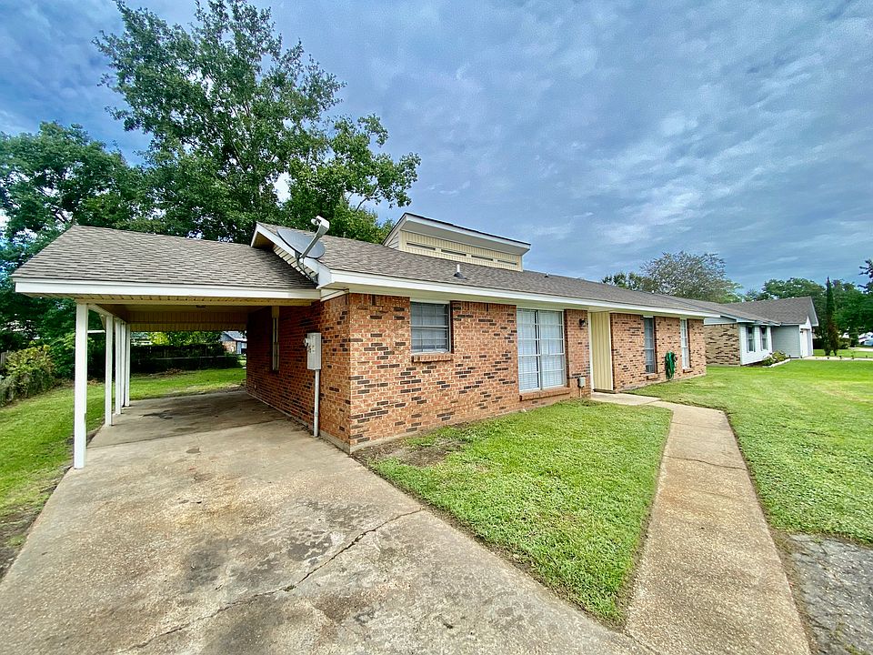 1st image of 572 Nadine Dr