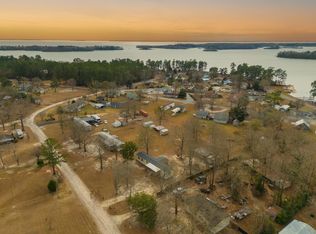 1236 Landing Rd, Manning, SC 29102