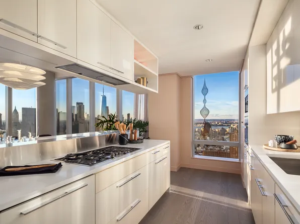 252 South Street image 5 of 39