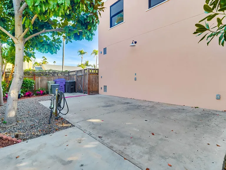 4706 Vista St #1 — Photo 21