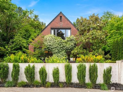 219 Erie Avenue, Seattle, WA, 98122