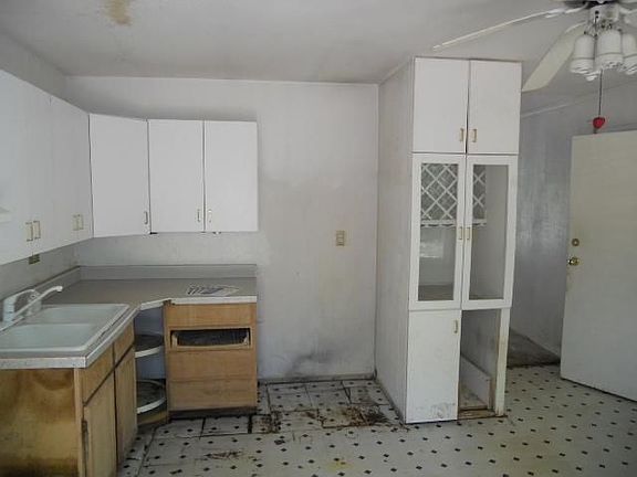 4th image of 3543 N Norfolk St