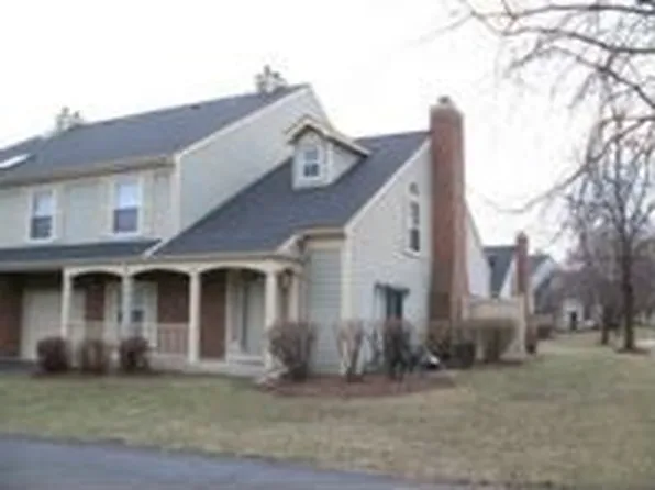 1316 Queensgreen Cir, Naperville, IL 60563