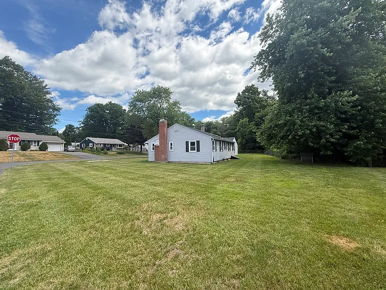 8 Starr Ln — Photo 5