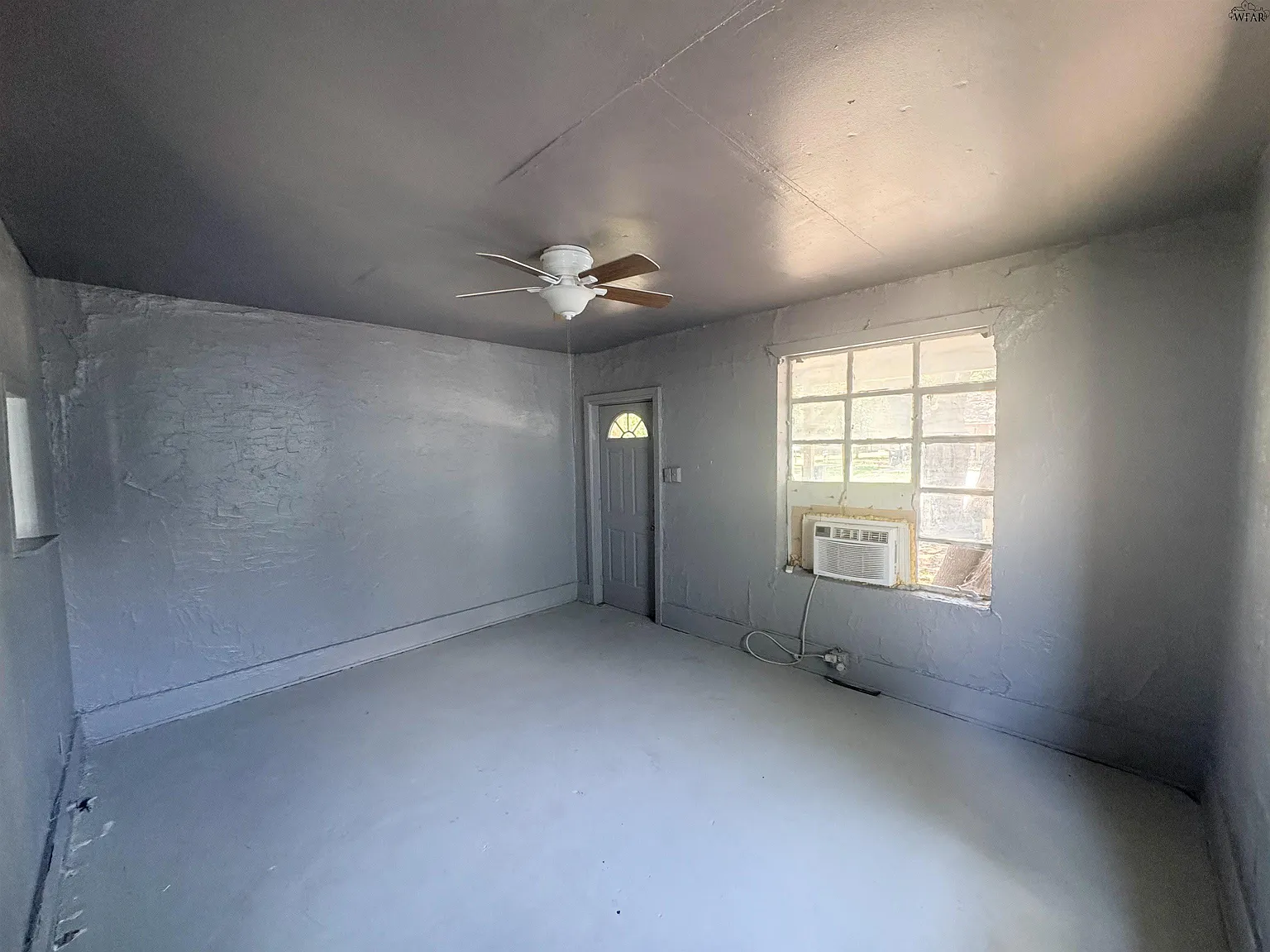 1 bed, 1.0 bath, 954 sqft, $695 — Photo 2