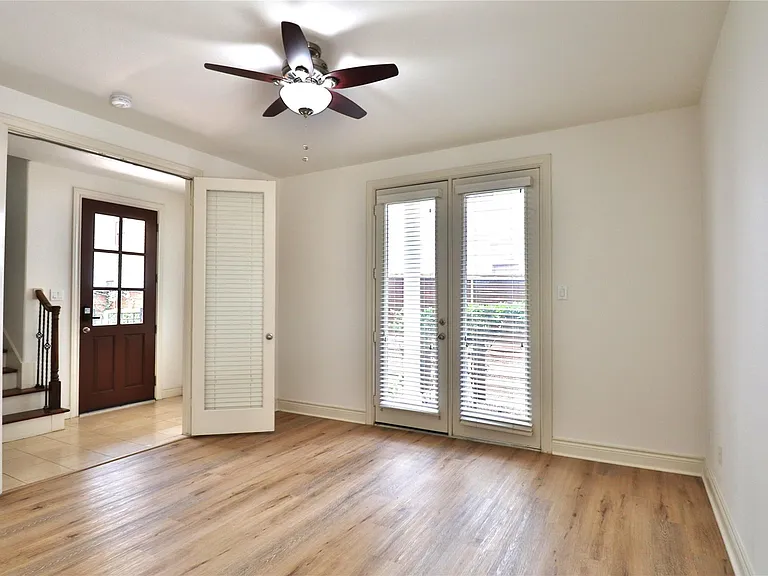 3257 Maxroy St — Photo 33