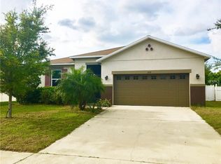 1779 College Park Dr, Tavares, FL 32778