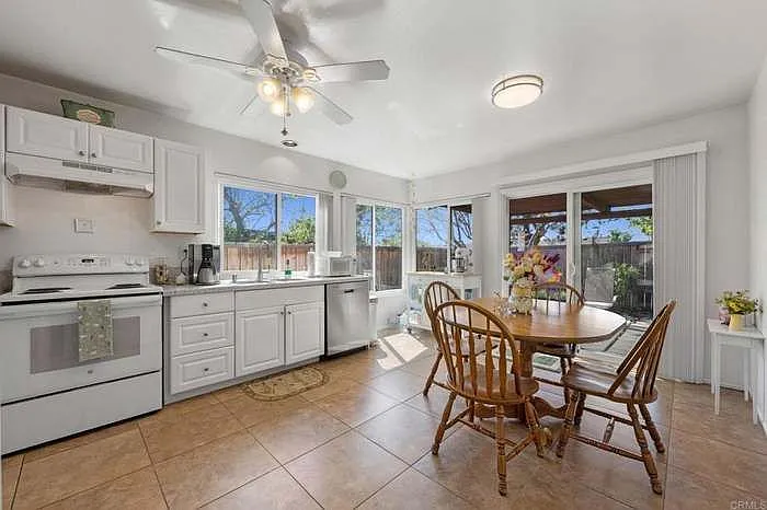 425 Blueridge Pl — Photo 4