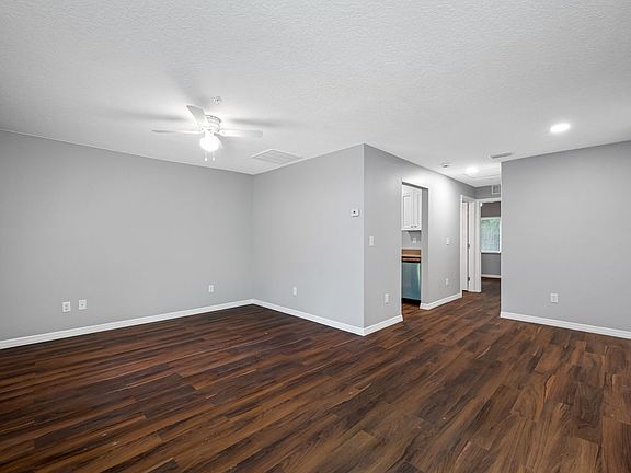 3rd image of 181 Dryden Pl #214