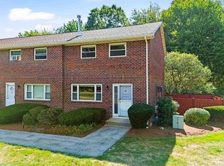 24 Oakridge Dr, Londonderry, NH 03053
