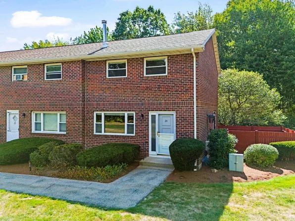 24 Oakridge Drive, Londonderry, NH 03053