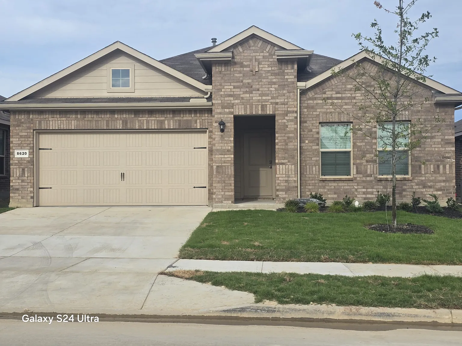 4 bed, 1836 sqft, $2,450 — Photo 1