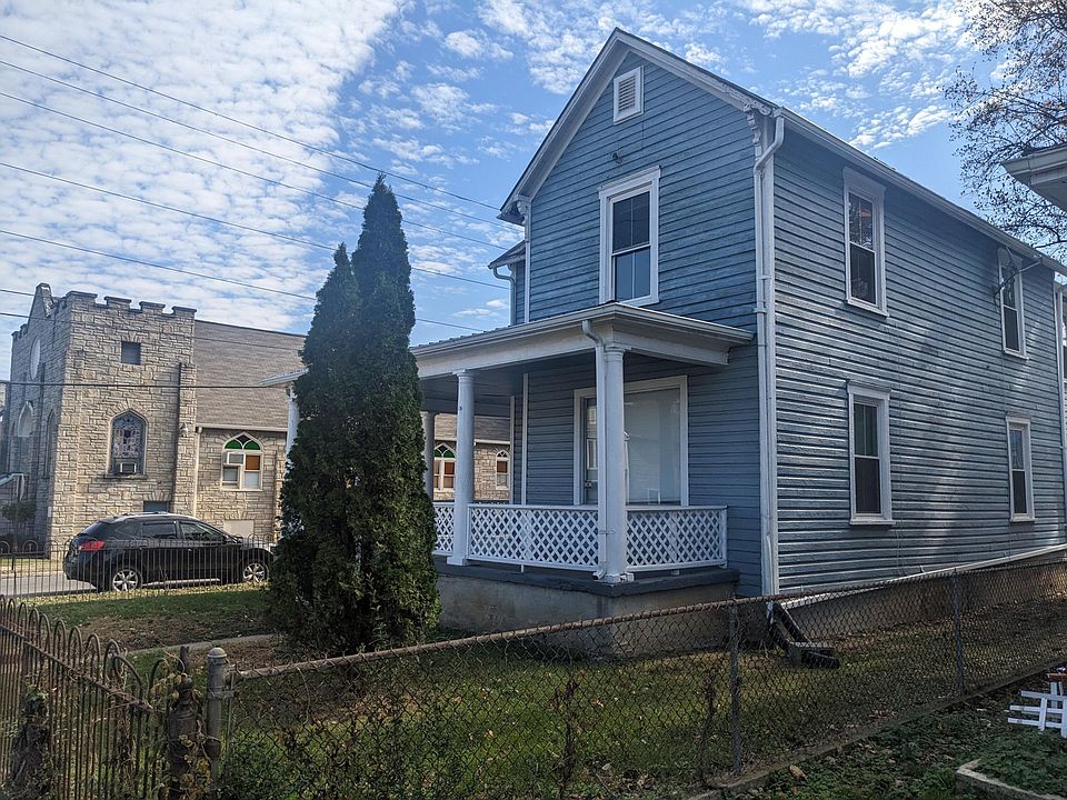 1st image of 929 Stewart Ave SE