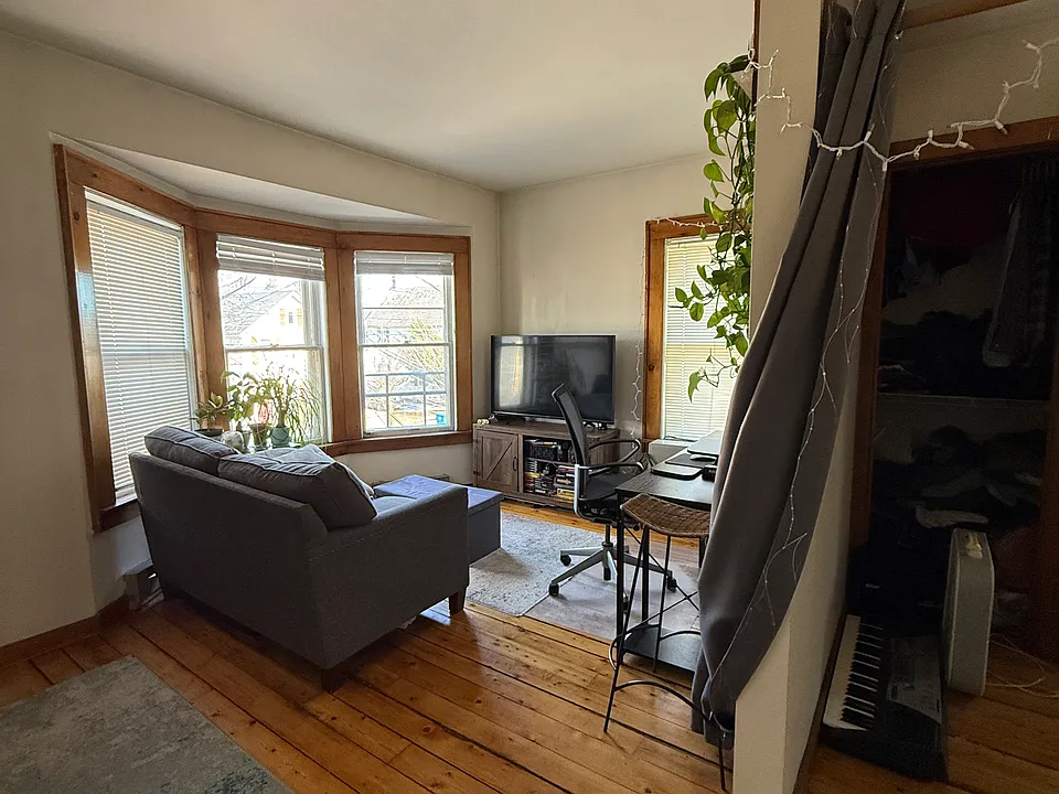 120 Lakeview Ter #4