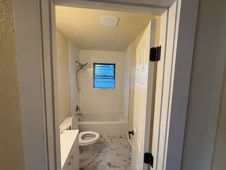 903 Curry Ave — Photo 13