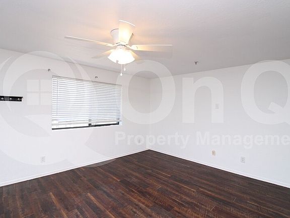 5th image of 724 E Devonshire Ave Unit 310