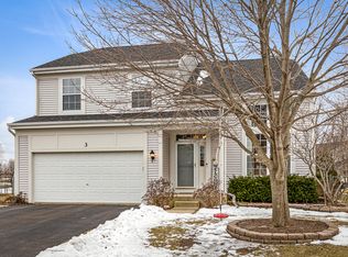 3 Foxfield Ct, Lake In The Hills, IL 60156