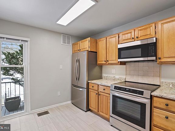 5th image of 1644 Wainwright Dr