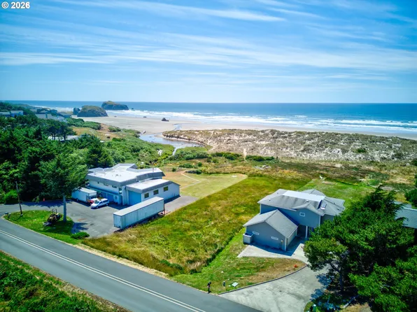 3446 Beach Loop Dr SW, Bandon, OR 97411