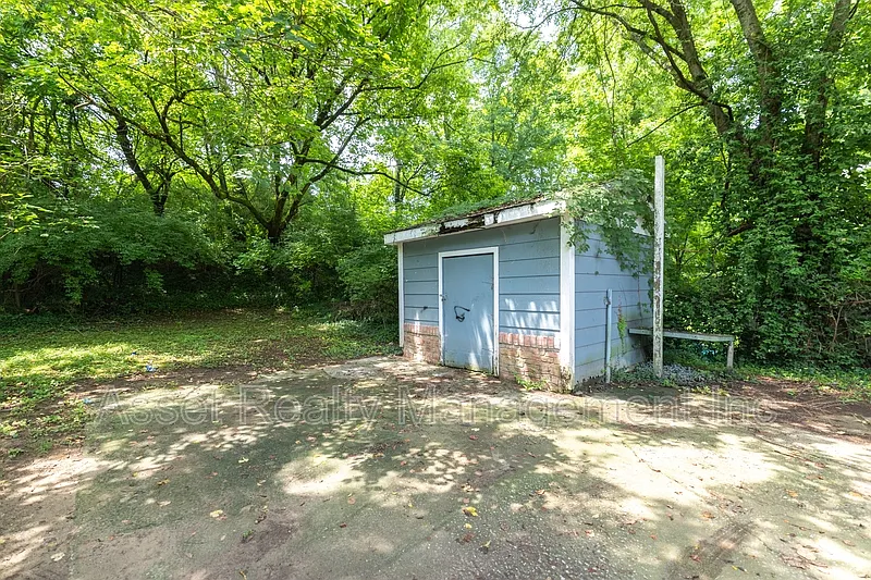2 bed, 1.0 bath, $1,095 — Photo 4