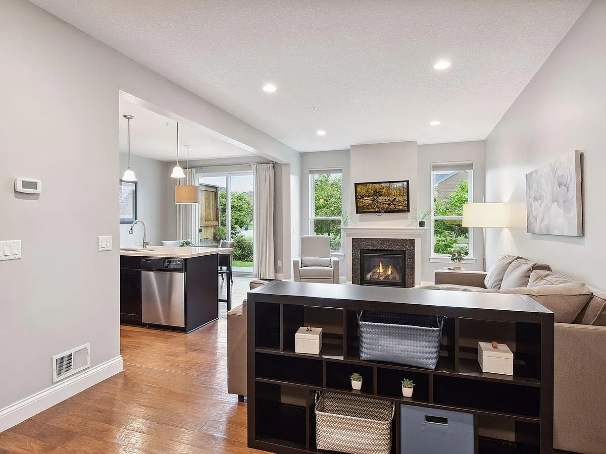 2 bed, 2.5 bath, 1571 sqft, $2,395 — Photo 2