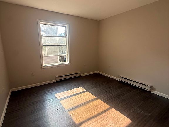 4th image of 348 S 6th St #B2