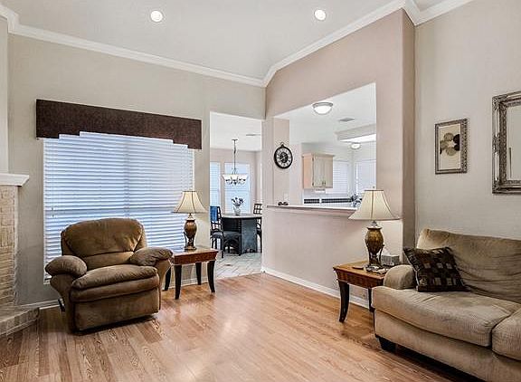 3rd image of 1912 Cedar Bend Dr