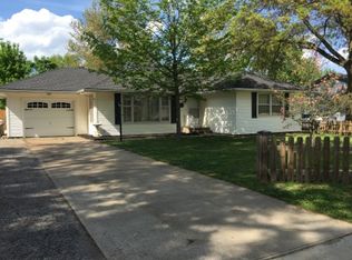 418 E 7th St, Adrian, MO 64720