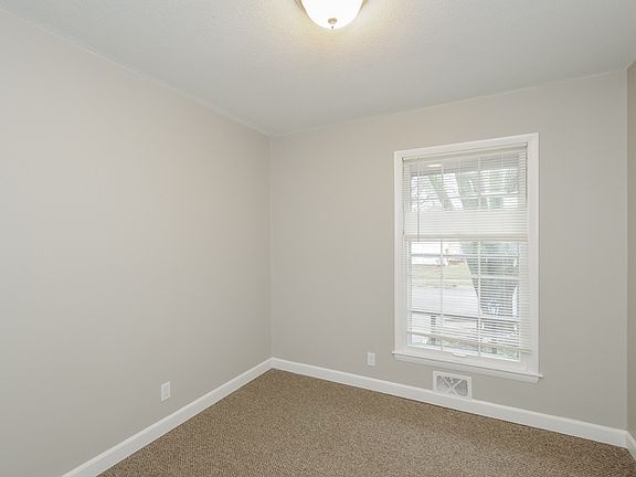 4th image of 5238 Overton Ave