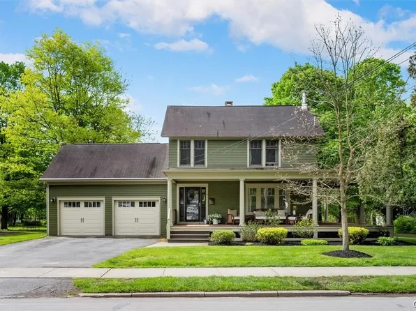 15 W Kendrick Ave, Hamilton, NY 13346