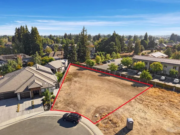 2339 Interlaken Ct, Lodi, CA 95242